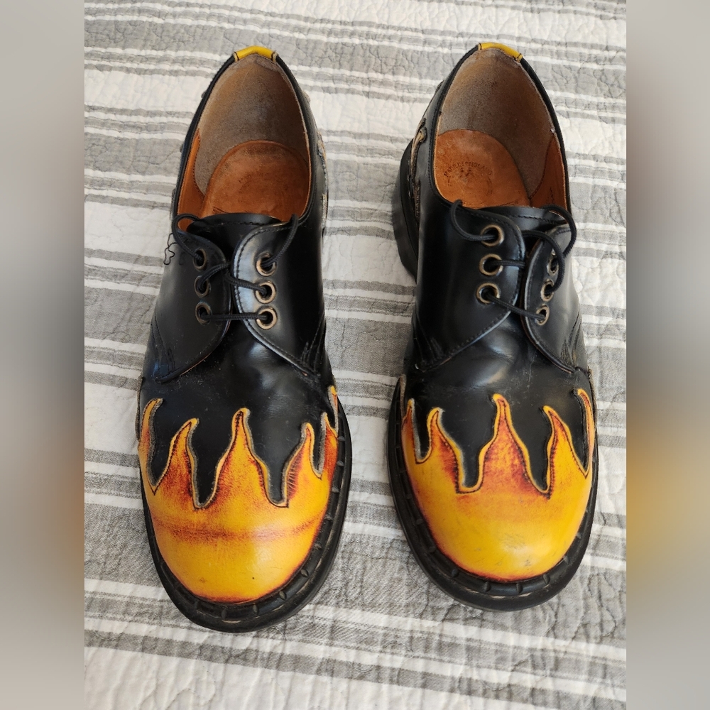 Treadair Flame Shoes - Size 9 womens